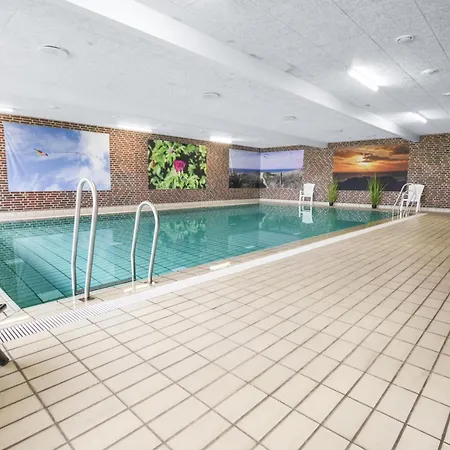 Dejlig Til 4 Personer Pa 1 Sal Sj3229